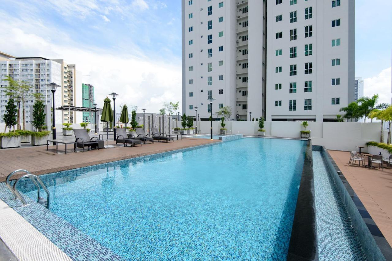 Straits Garden Suites By The Homestay Helper George Town Zewnętrze zdjęcie